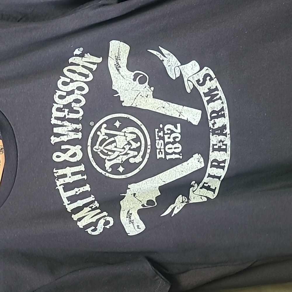 Mens Smith & Wesson t shirt